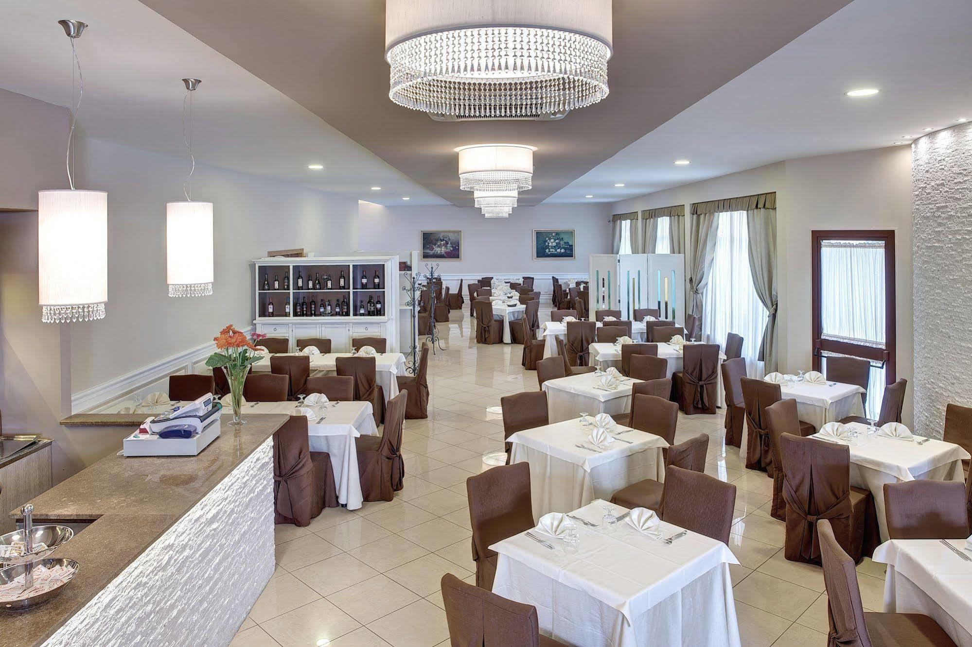 Lo Scacciapensieri Hotel&Restaurant Monteroni di Lecce Exterior foto