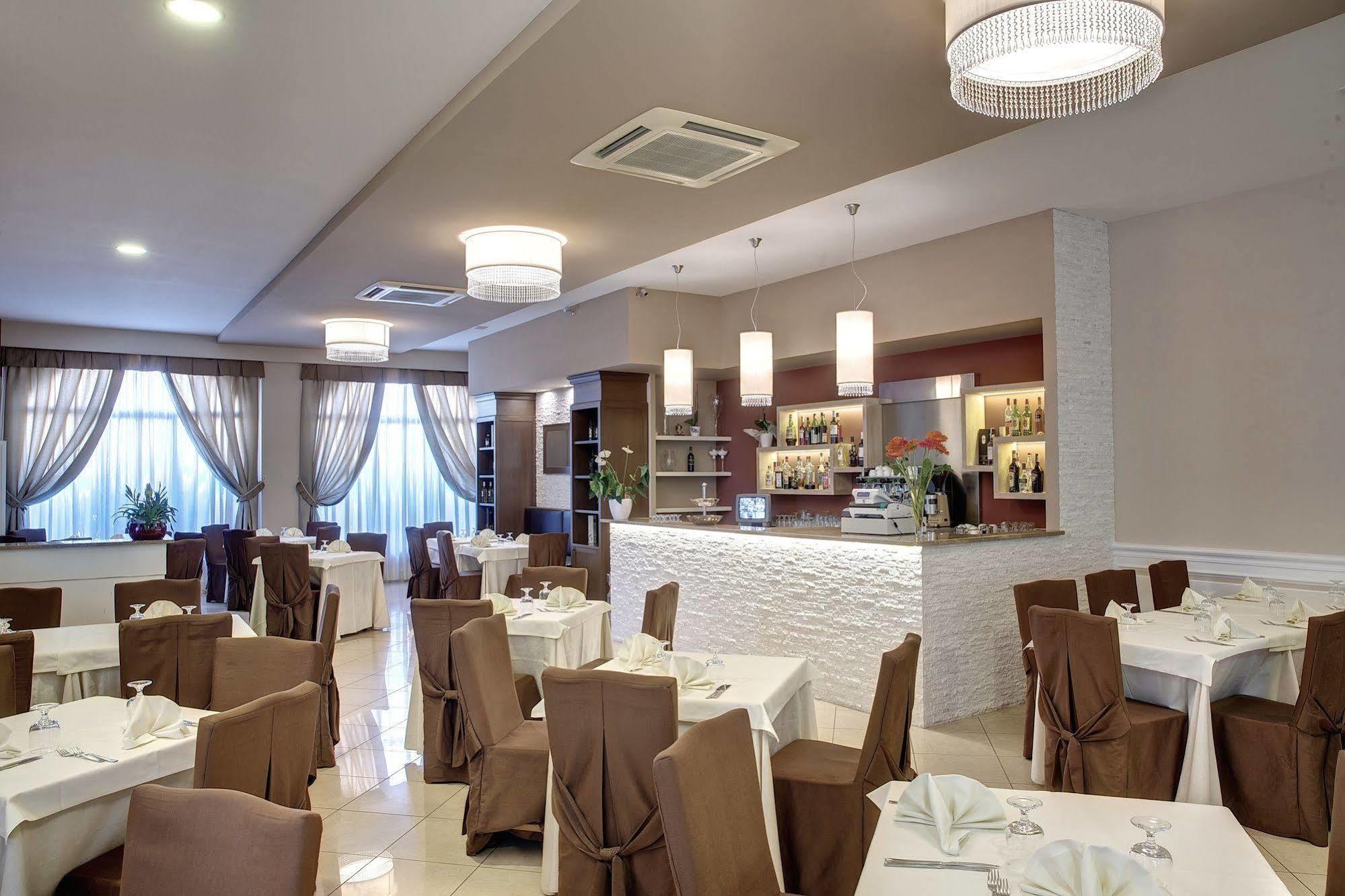 Lo Scacciapensieri Hotel&Restaurant Monteroni di Lecce Exterior foto