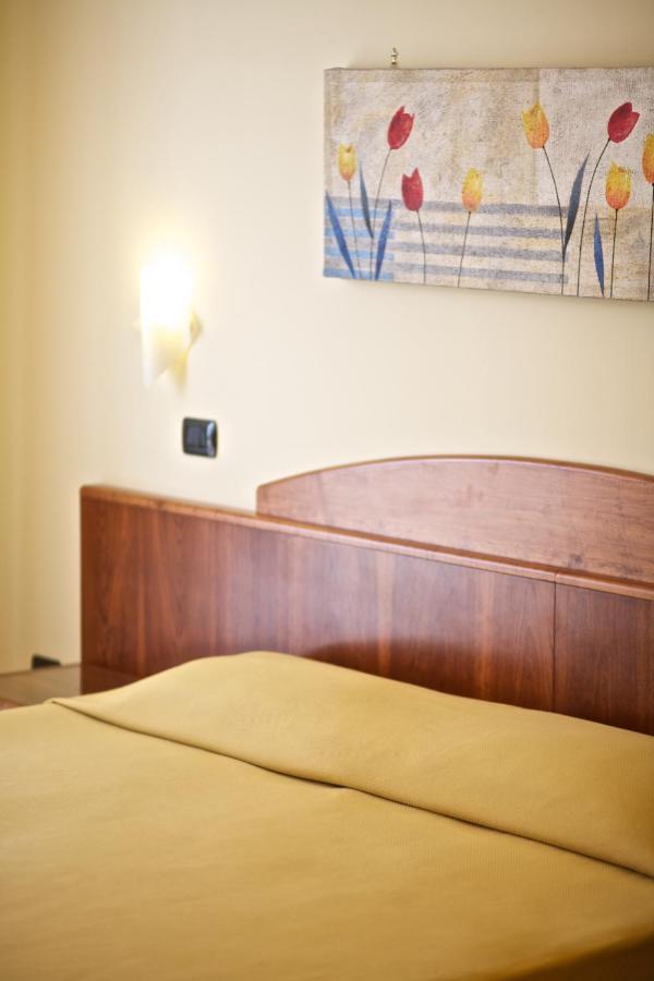 Lo Scacciapensieri Hotel&Restaurant Monteroni di Lecce Habitación foto